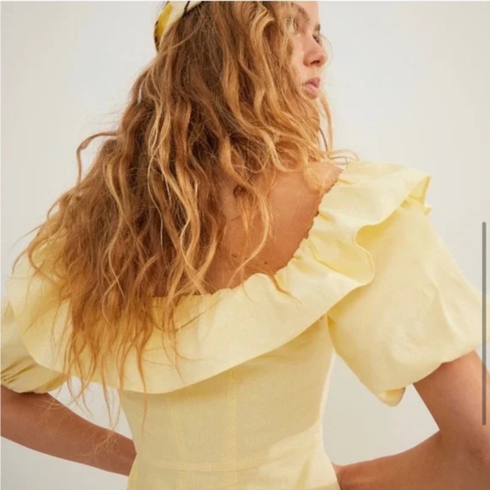 H&M~ Yellow Mini Dress with Off-Shoulder Ruffle, Size XS🌟